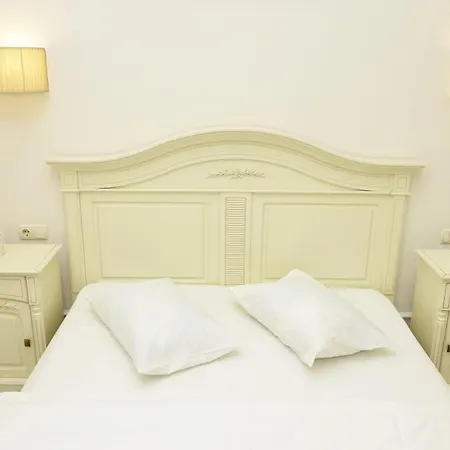 Menshikov Apart Otel 3*