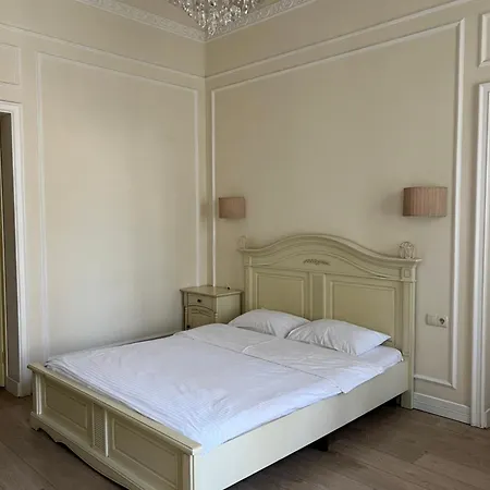 Menshikov Aparthotel 3*