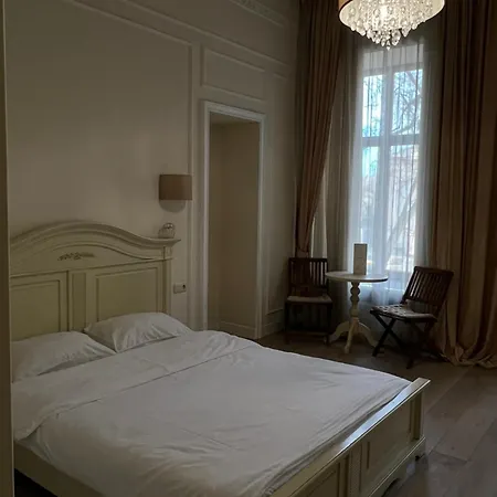 Menshikov Apartmanhotel 3*